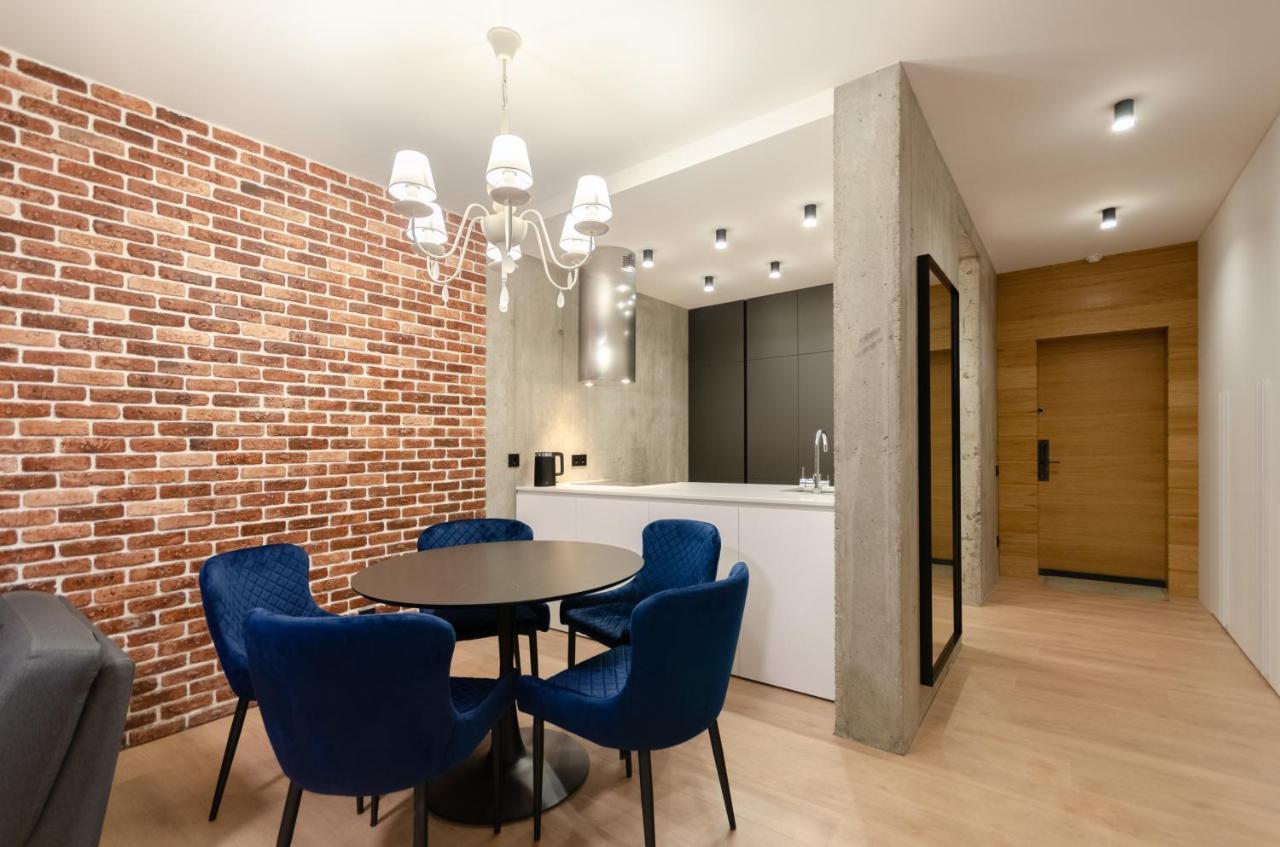Petrovdom 12-95 Loft Apartments At Rc Kvartet, 16Г Vasyl Lypkivskyi Street Kiev Eksteriør billede