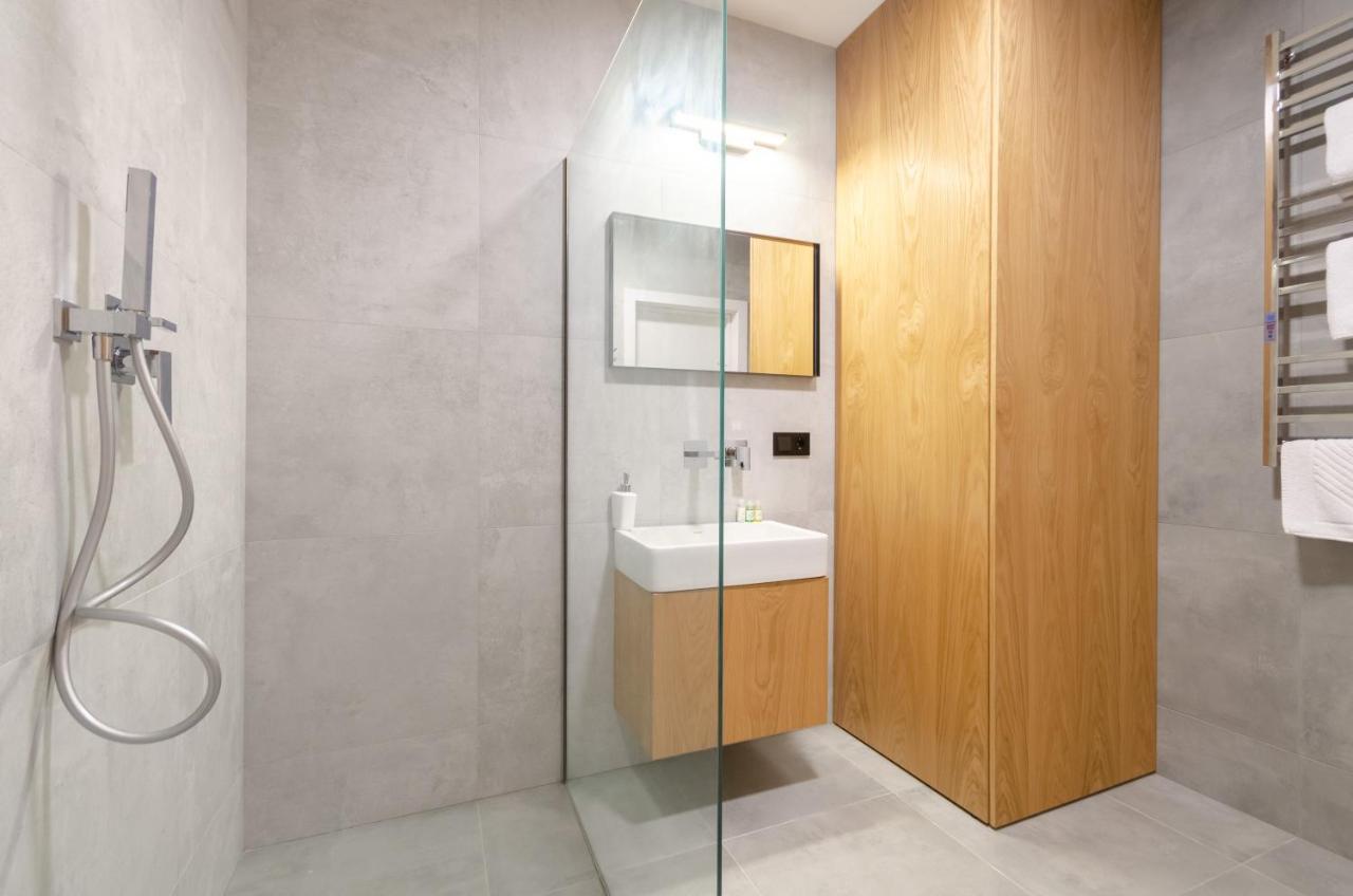 Petrovdom 12-95 Loft Apartments At Rc Kvartet, 16Г Vasyl Lypkivskyi Street Kiev Eksteriør billede